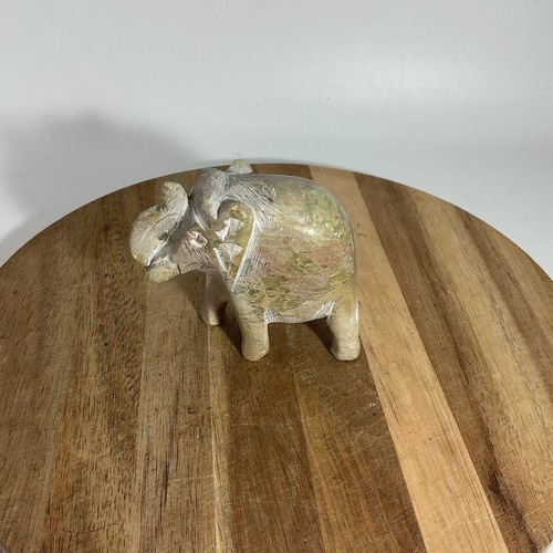 Stein Elefant Figur 2,5" geschnitzt grünlich