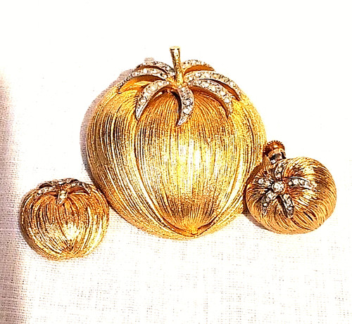 Corocraft Brooch Pin Clip Earrings Set Signed Tomato Strawberry Rhinestones VTG