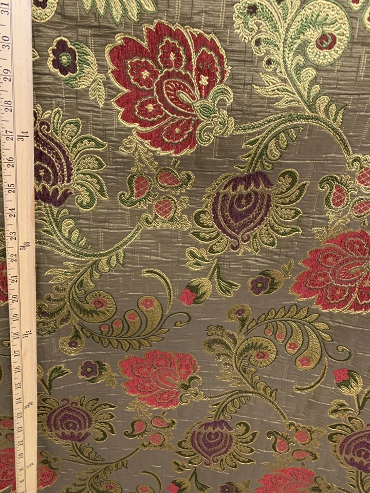 TELA BROCADO TAPICERÍA CHENILLA FLORAL MARRÓN DORADO ROJO VERDE (56 pulg.) Vendido por Foto 4 de 4