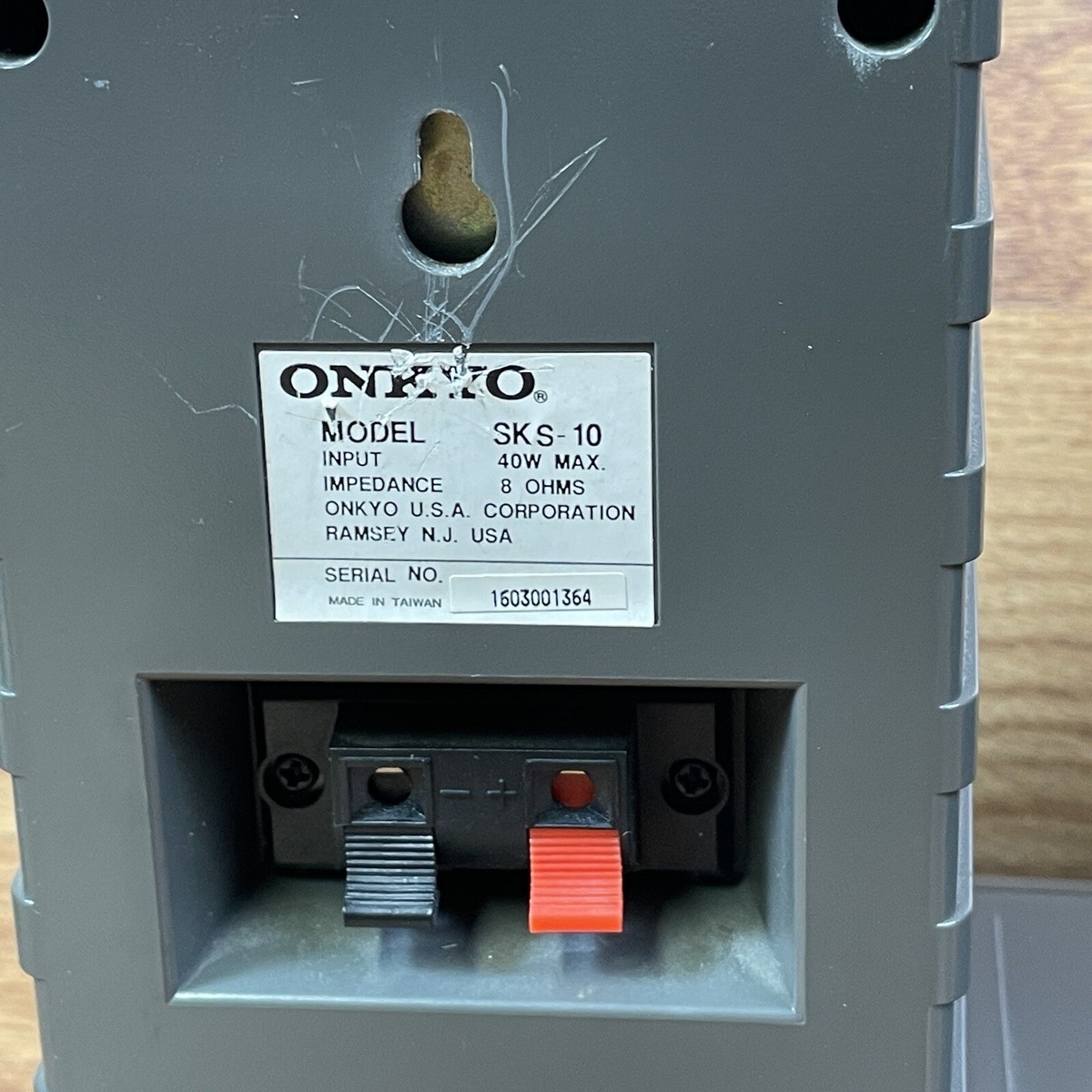 Onkyo surround sound speaker set 2 SKS-10 Satellites, 1 SKC-20