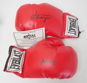 Lot Gants De Boxe Everlast Rouges Signés Muhammad Ali - Avec Vitrine Et Accessoires
