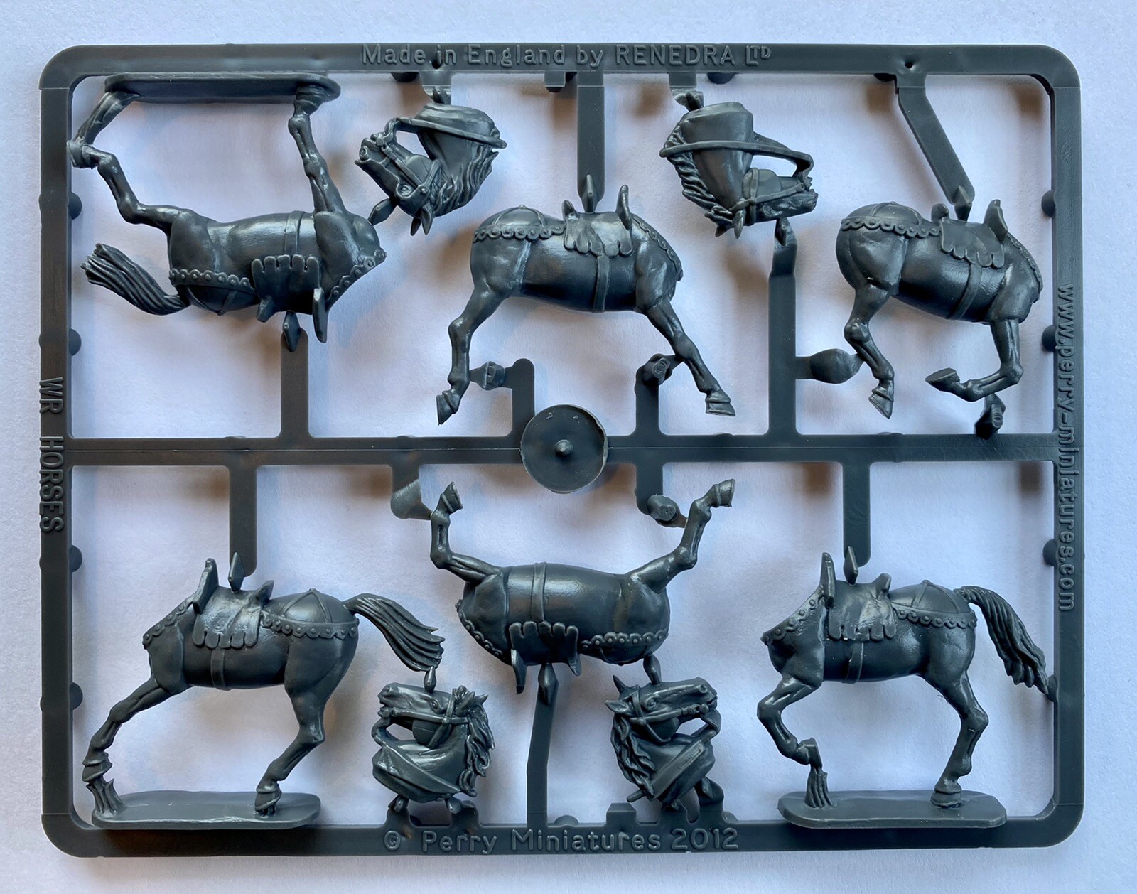 Perry Miniatures WR40 – Cavalieri Medievali 1450-1500 In Scala 28mm (1:56) – 12 Figure E 8 Bandiere