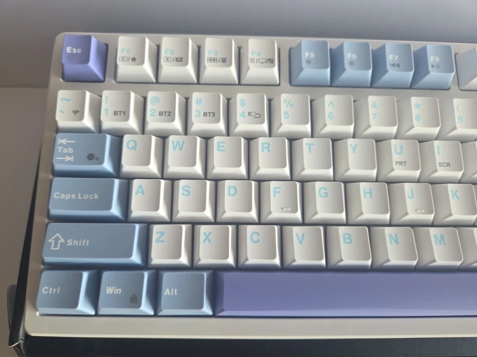 AULA F98X RGB Magnetic Switch Gaming Keyboard 2.4G/BT5.0/Wired, White/Blue/Purpl - Image 3 of 4