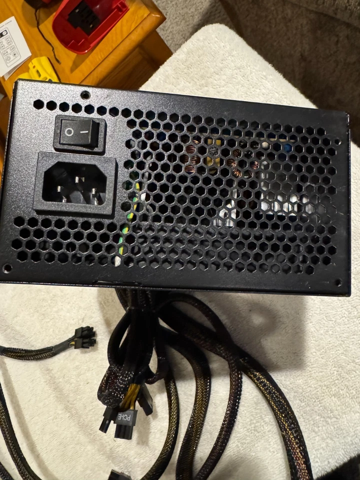 Fuente de alimentación Apevia Prestige Series ATX-PR600W - ¡¡USADA!!! Foto 2 de 2