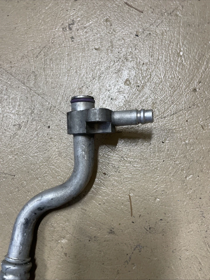 Tubo de linha de mangueira de descarga de ar condicionado 2012-2015 Mercedes-Benz GL450 A/C fabricante de equipamento original - Imagem 2 de 4