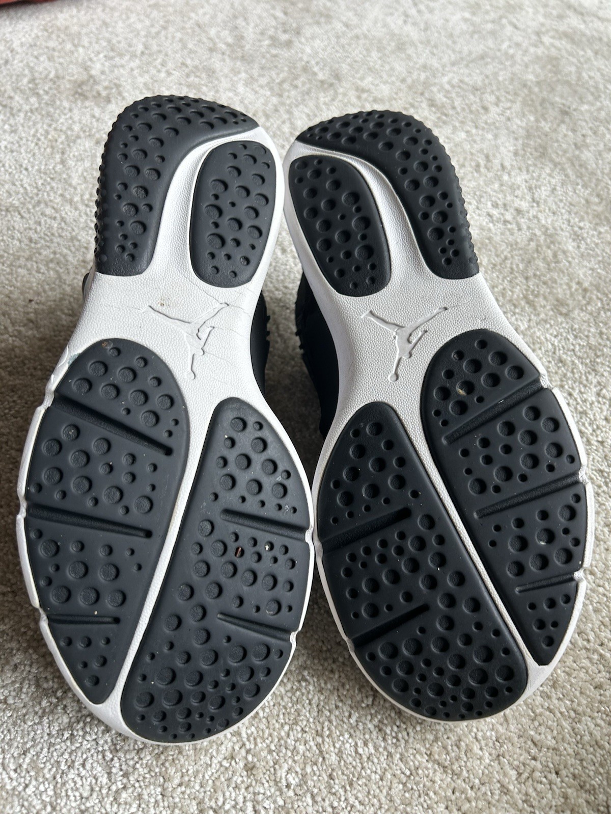 SAOLA Jordan Trainer Essential taglia 9 5 MAI INDOSSATO FUORI