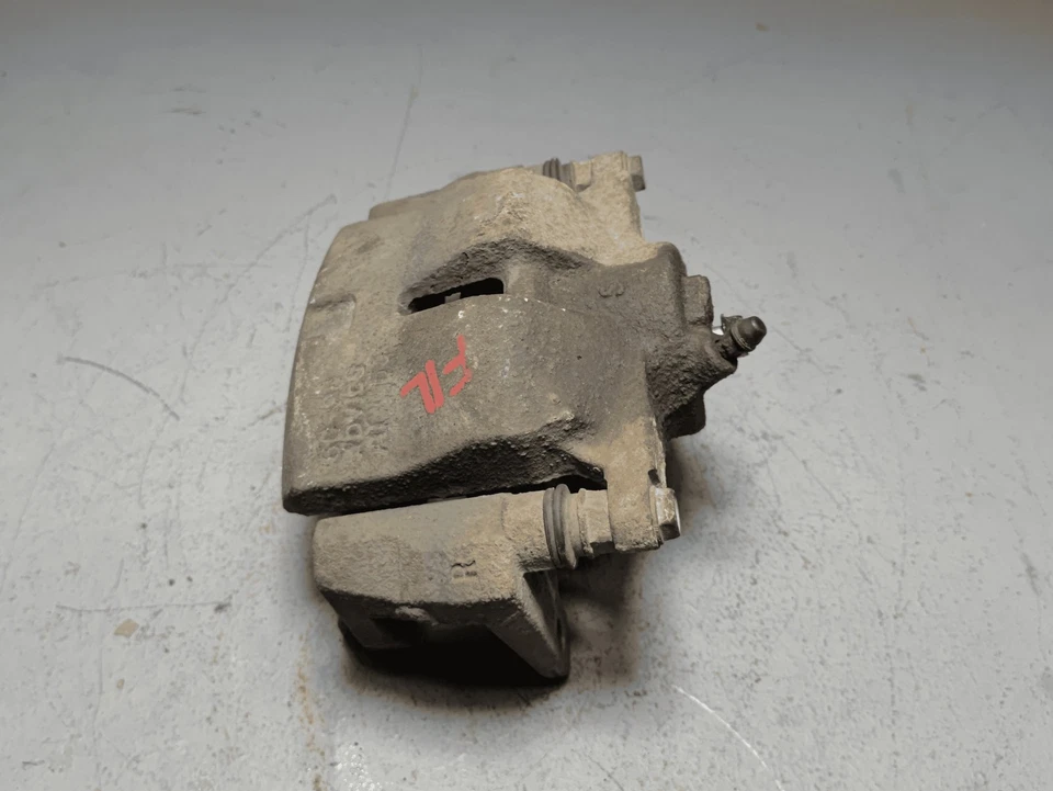 Pinza de freno de disco delantera izquierda lado del conductor Toyota RAV4 2019-2025 FABRICANTE DE EQUIPOS ORIGINALES Foto 4 de 4