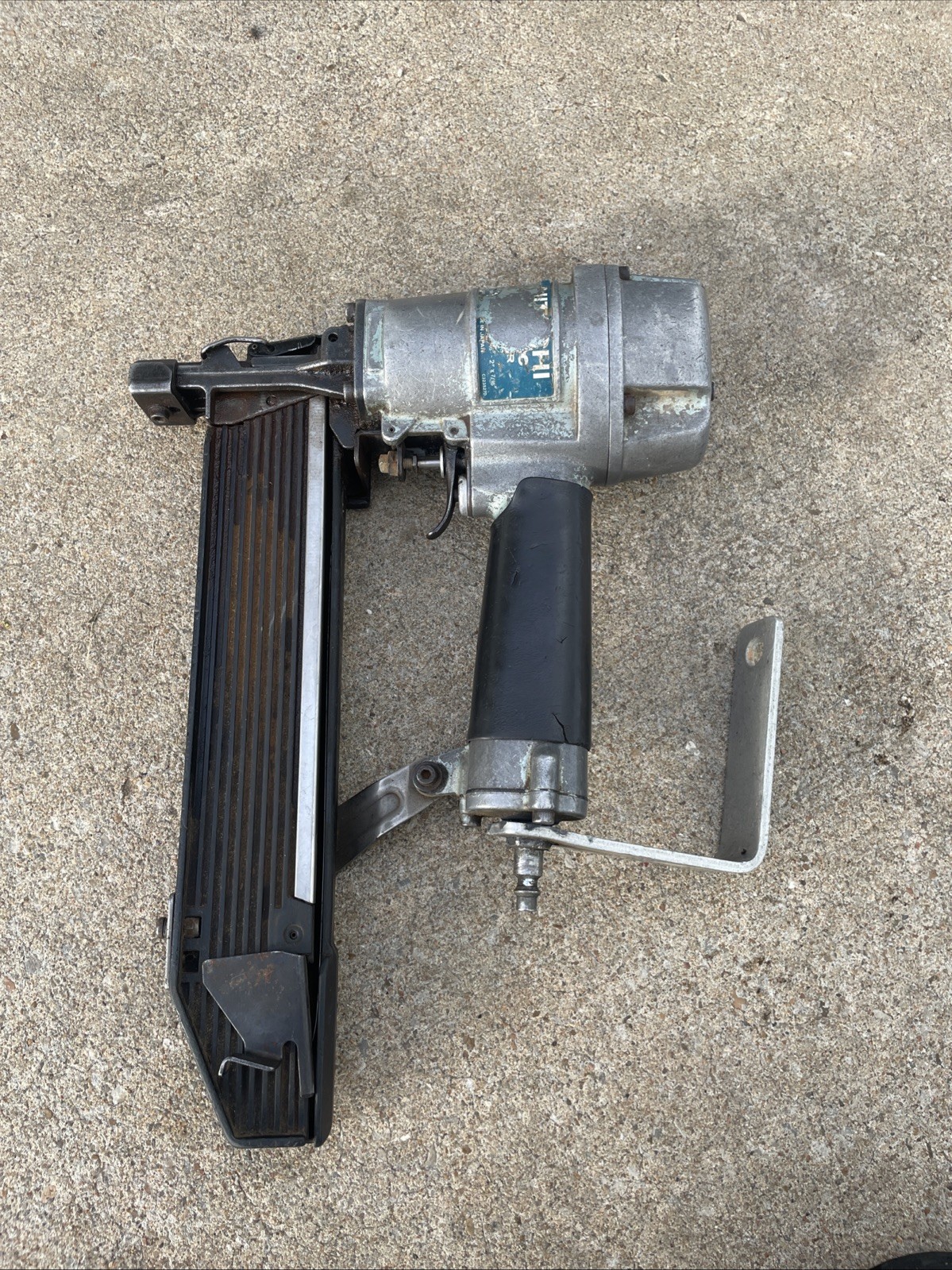 Hitachi N5008AC 2" Pneumatic Stapler Nail Gun 7/16" For Parts Or Repair