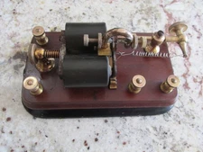 BEAUTIFUL WORKING WESTERN ELECTRIC/TELEGRAPH RELAY SOUNDER