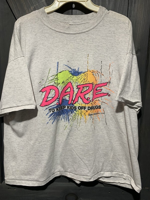 Vintage 90s Single Stitch DARE To Keep Kids Off Drugs Neon Splat T Shirt Sz L.