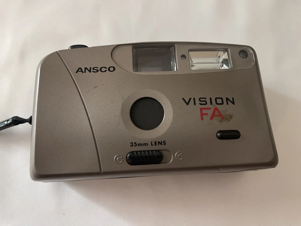 ANSCO Disc Cameras Model 330 (SET OF 2) Built in Flash, Film cameras - Vintage - Image 4 of 4