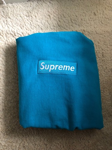 GENUINE Deadstock Supreme Teal Box Logo 