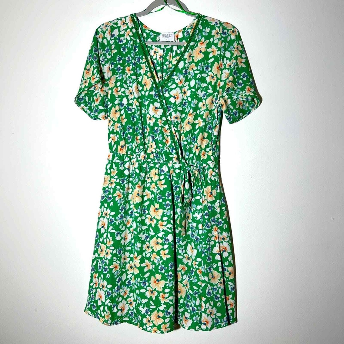 NWOT Sienna Sky Green Faux Wrap Floral Dress Women's L Modest Flowy