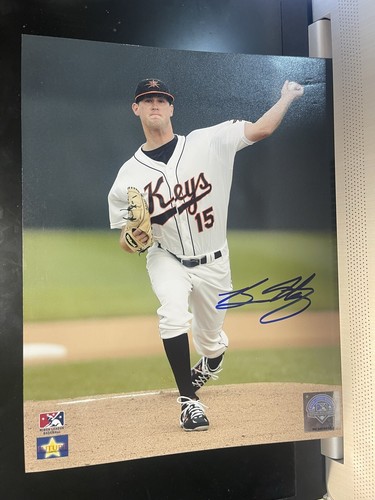 BRIAN MATUSZ KEYS BALTIMORE ORIOLES ACTION SIGNED 8x10