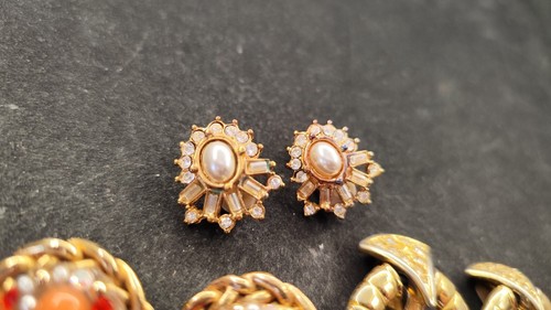 3 Pairs Of Clip Earrings - REF11950JB - Picture 2 of 3