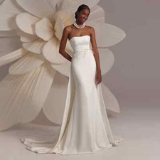 Elegant Strapless Satin Wedding Dresses Backless Feathers Mermaid Bridal Gowns