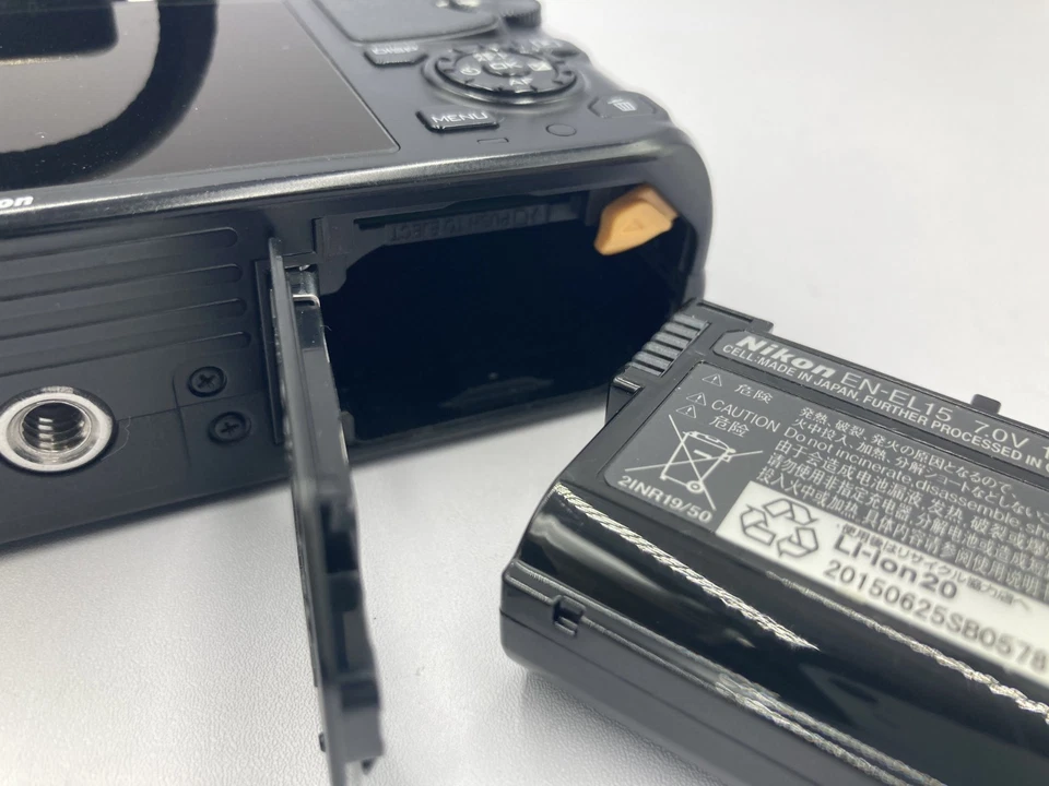 Excellent Nikon 1 V1 744 Shots mirrorless camera 1 NIKKOR body only 2267 - Image 2 of 4