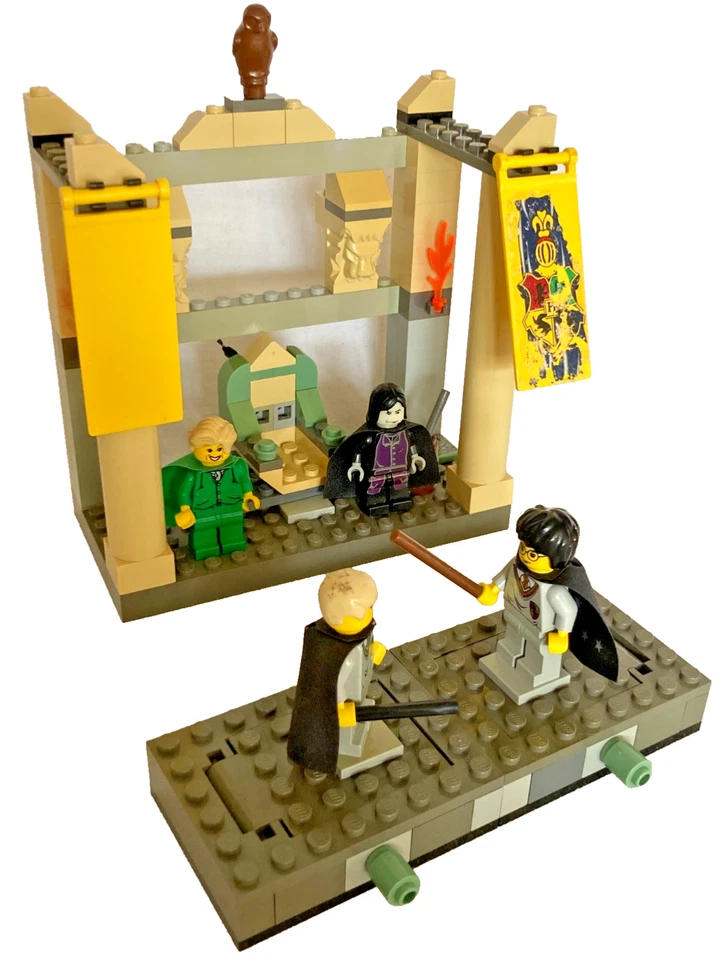 LEGO Harry Potter 4733 The Dueling Club, photo 2 of 5