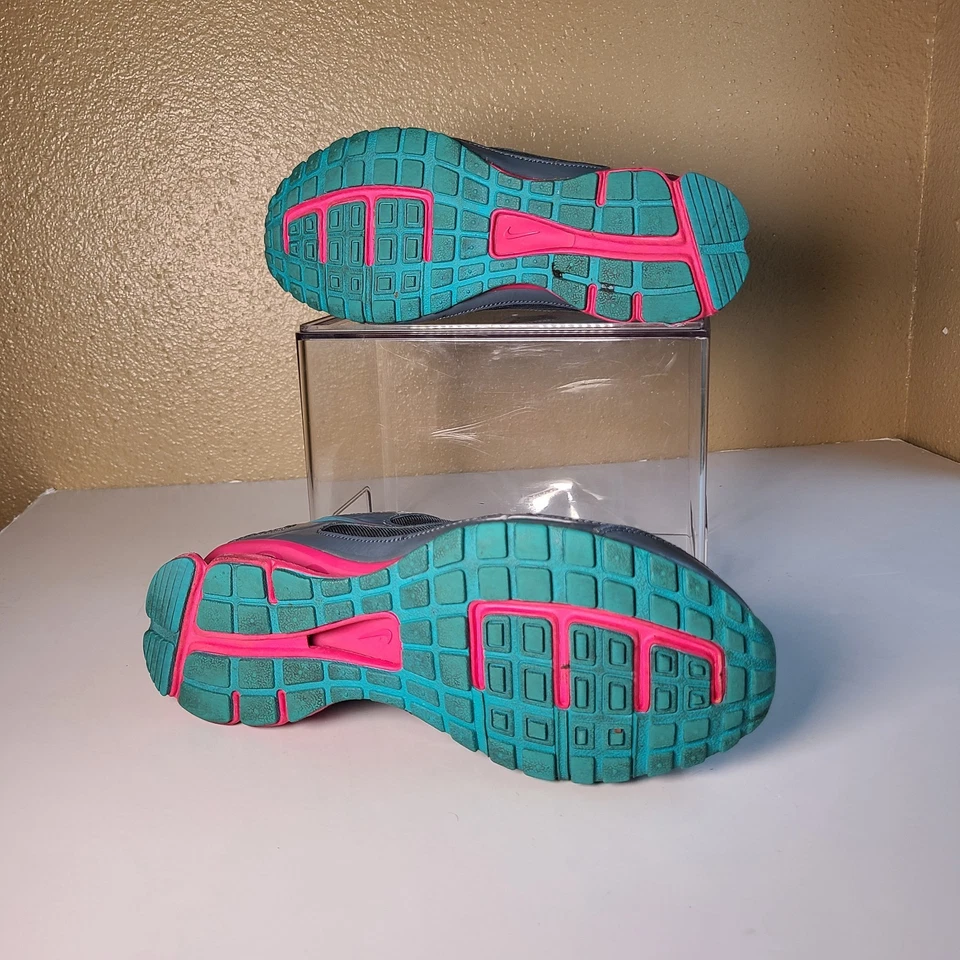 Кроссовки беговые Nike Reax Run 8 серые 599562-401 сетчатые низкий верх на шнуровке женские размер 9 - Изображение 2 из 4