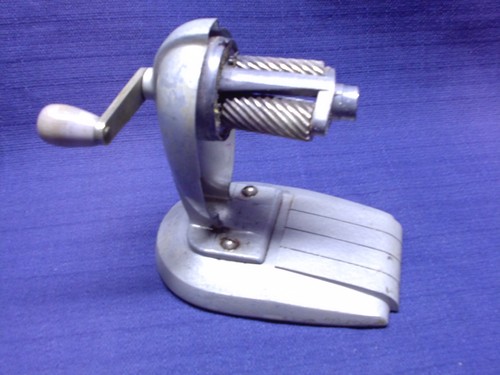 Sacapuntas de alimentación manual de escritorio Boston Champion vintage ~ Art Deco - Imagen 7 de 10