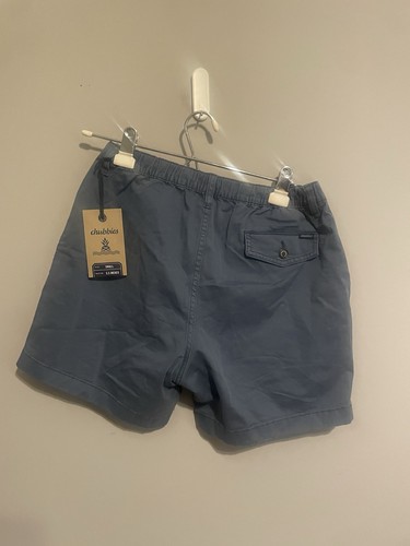 Chubbies pantaloncino uomo piccolo blu elasticizzato vita 5,5" tasche golf chino piatto davanti - Foto 4 di 5
