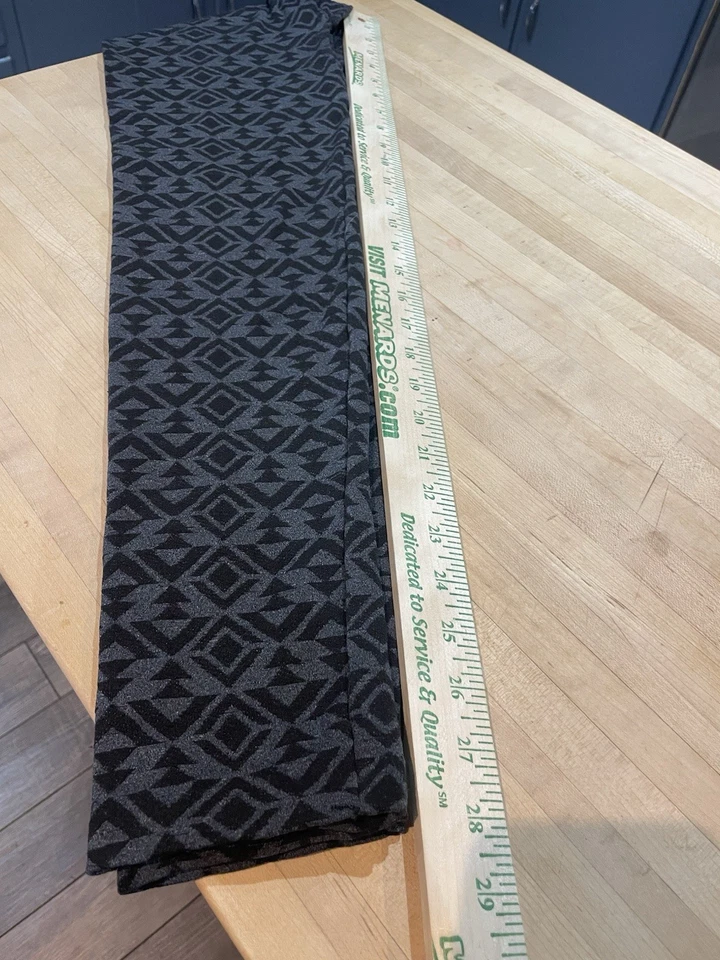 Leggings femininas French Laundry 1X textura estampada preta carvão lã ativa - Imagem 4 de 4