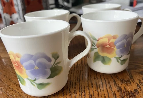 Set Of 4 Corning Tea Mugs