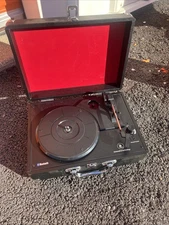 Innovative Tech 3-Speed Bluetooth Turntable 550BT Black Preowned No Cord/Needle