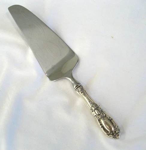 TOWLE ~ King Richard ~ CAKE/DESSERT Server  ~  No Monogram ~ Nice !!