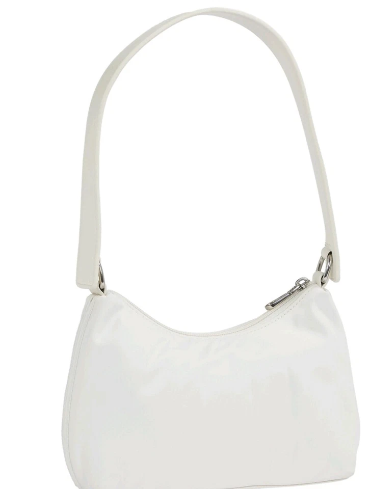 Calvin Klein CK zip-up shoulder bag  - White/Tofu - Image 3 of 4