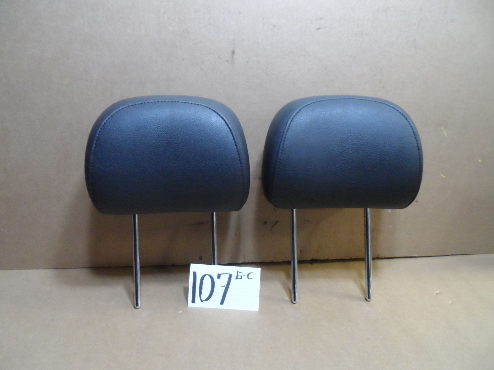00 01 02 03 04 05 BMW 325i 4 Door Used Two Front Headrest  #107-GC