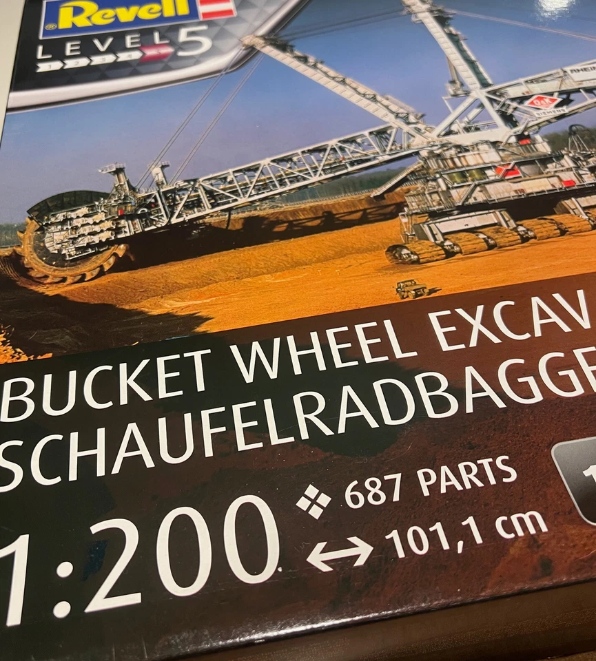 Revell Bucket Wheel Excavator 289 1:200 Z Scale - Image 3 of 3