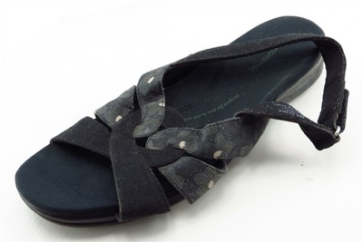 black grasshopper shoes