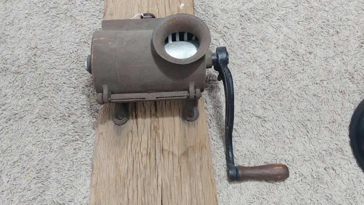 Hand Crank Antique Cast Iron Table Tobacco Chopper Shredder Cutter Grinder 