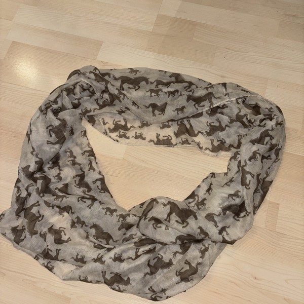 Beiger Pferde Schal