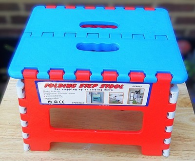 Faltbarer Kunststoff Tritthocker Tragbar Zusammenklappbar 150kg Kapazität Rot Blau 8,5''