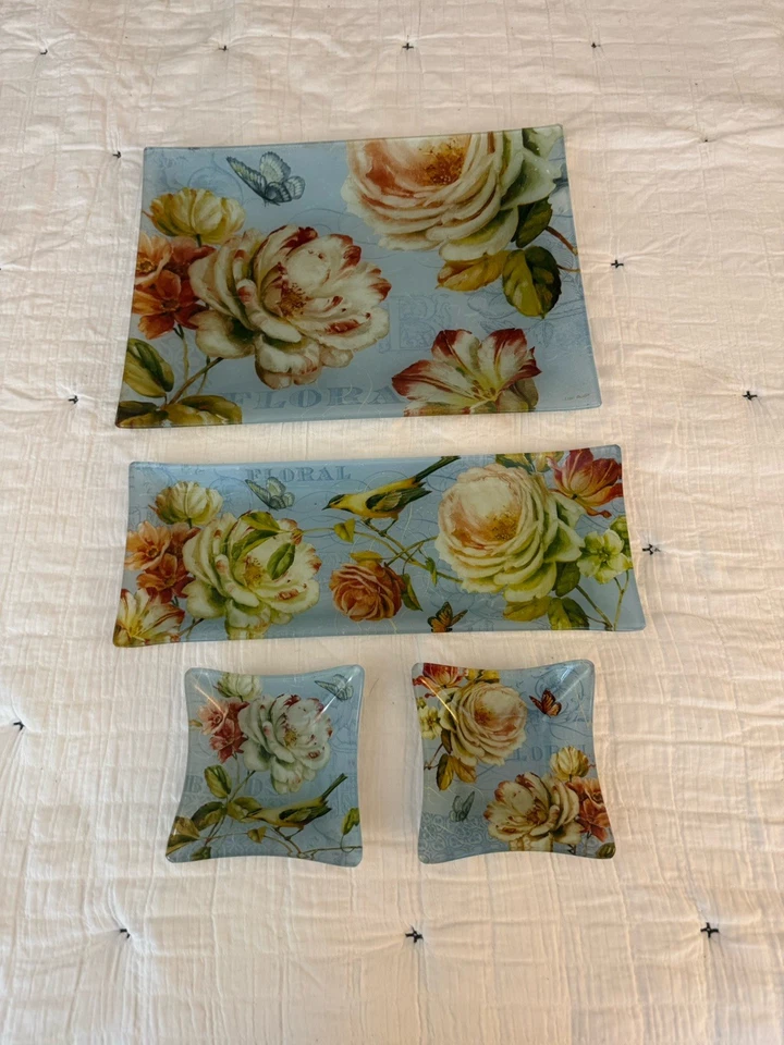 Juego de 4 bandejas de baratija de tocador de jardín de rosas cuencos de vidrio florales Lisa Audit Foto 2 de 4