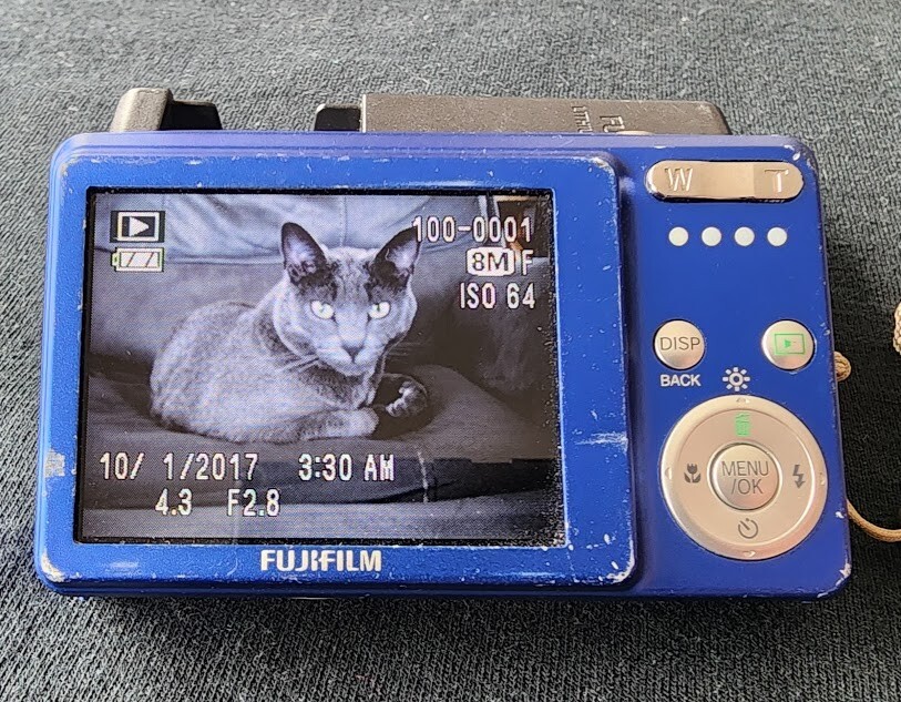 Fujifilm FinePix J12 - 8.2 MP Digital Camera - Blue + 4gb SD Card