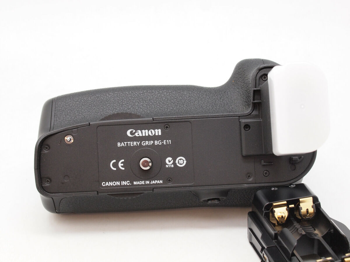 Genuine Canon BG-E11 Battery Grip for EOS 5D Mark III, 5DS, & 5DS