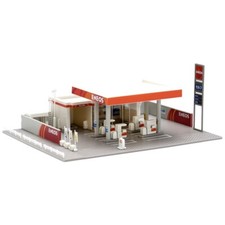 N Gauge Petrol Service Station with 4 Pumps Car Wash Inspection Pit & Cafe Shop