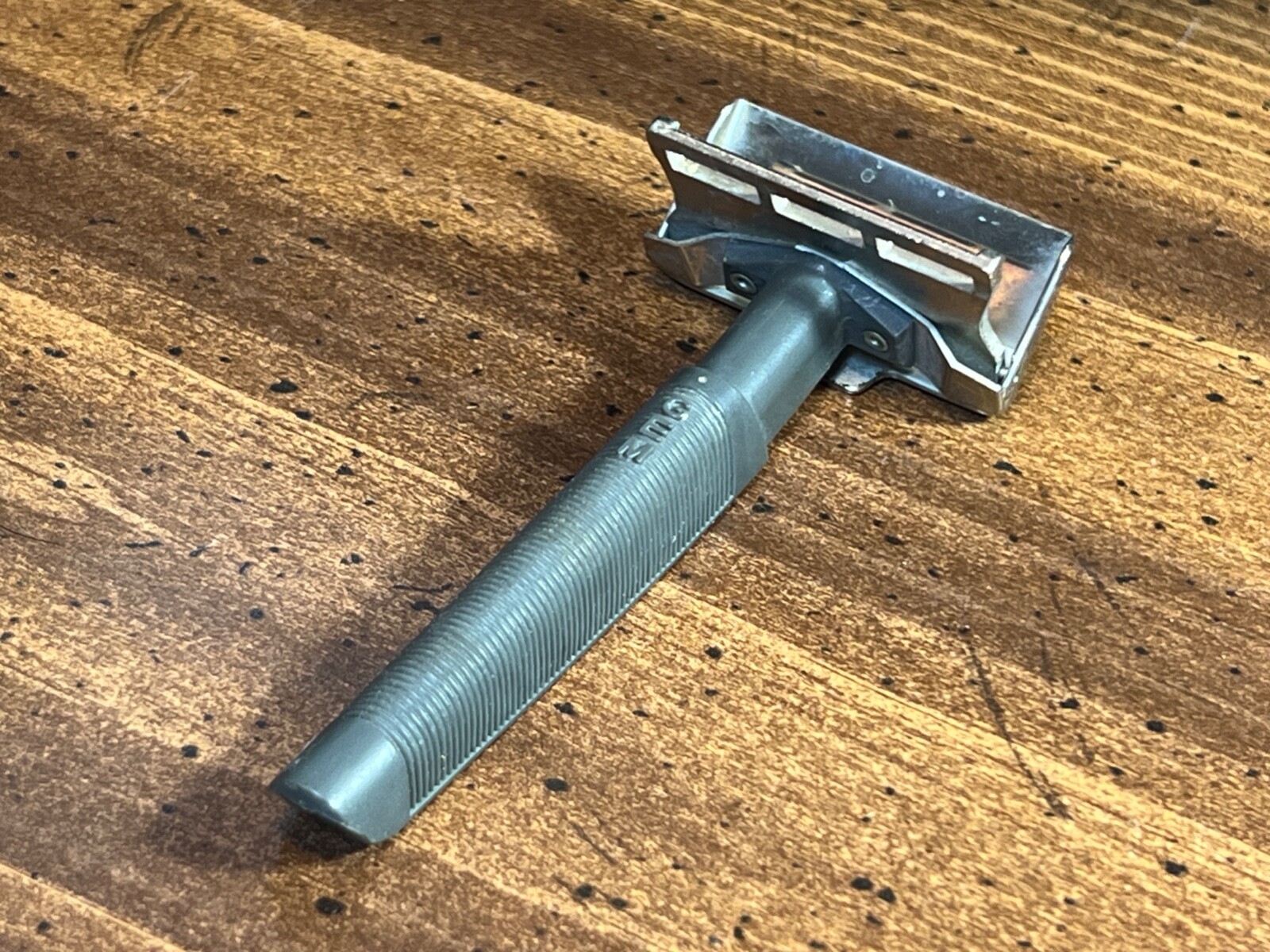 Vintage Gem Razor Grey Chrome Plastic Handle Cover
