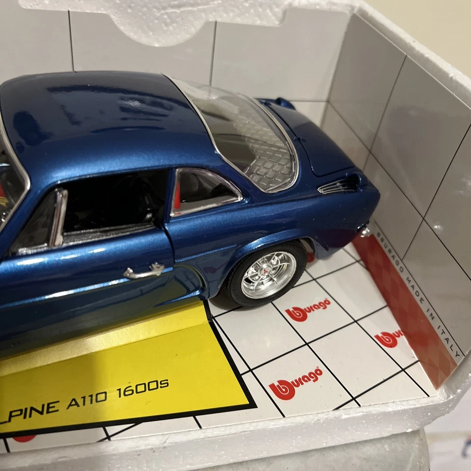 Burago 1:16 Diecast Special Collection Blue 1971 Alpine Renault A110 1600S NIB - Image 4 of 4