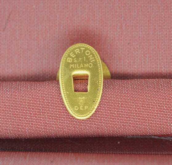 Pin's Universiade Torino 70 - Distintivo Vintage Bertoni Milano - Collection