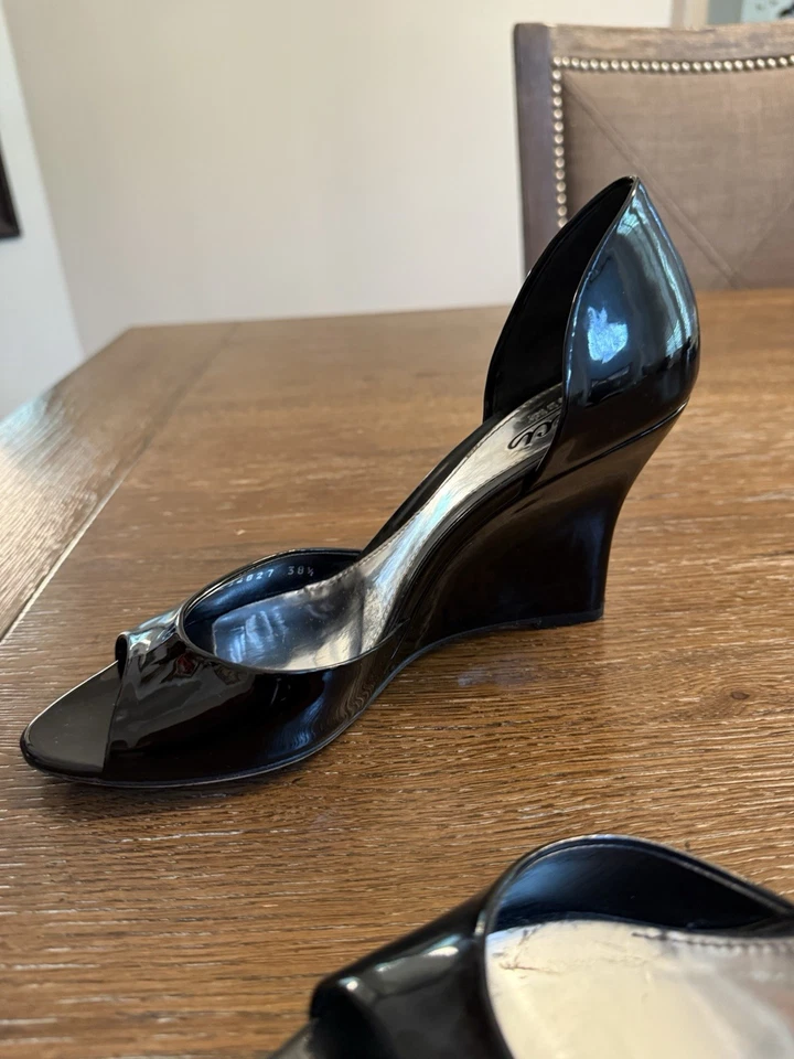 Gucci Tacones de Cuña de Cuero Negro Talla 38.5 EE. UU. Talla 8.5 Hermoso Estado Foto 4 de 4