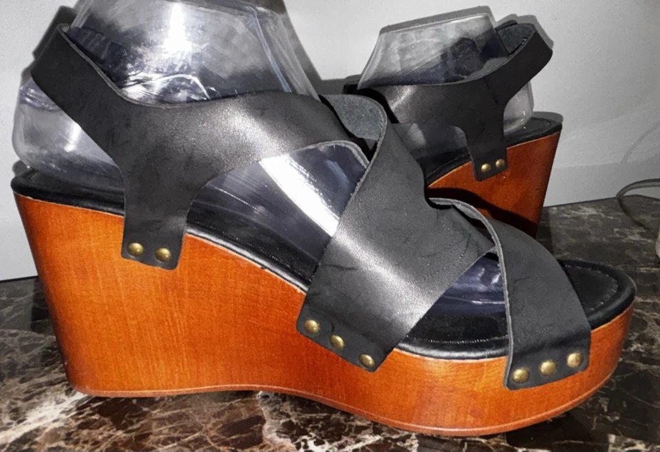 Woman’s Platform Light Black Strappy Sandals NWOT SIZE 11 By Wanted CUTE! - Image 3 of 4