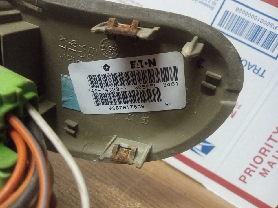 2001-2003 Caravan Voyager T&C driver com interruptor mestre de janela de ventilação de energia fabricante de equipamento original - Imagem 3 de 3