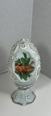 Birds of Joy Egg Seasons Treasures Avon 1994 Stand Has Chipping Damage