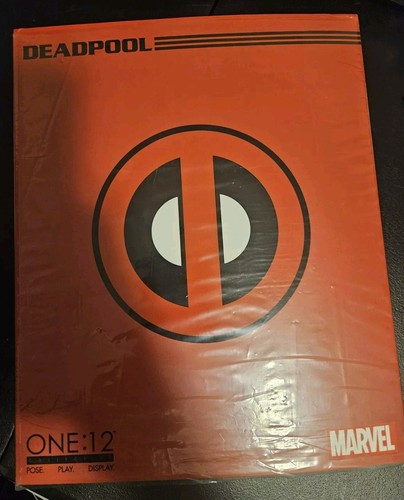 Mezco One:12 Collective Marvel Deadpool Action Figure with Bonus - Picture 4 of 5