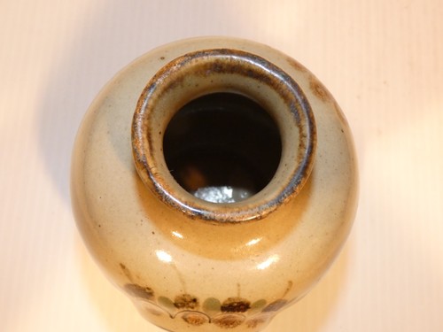 Villanueva Mexico Art Pottery Small Vase, Face and Scrolls - Picture 4 of 5