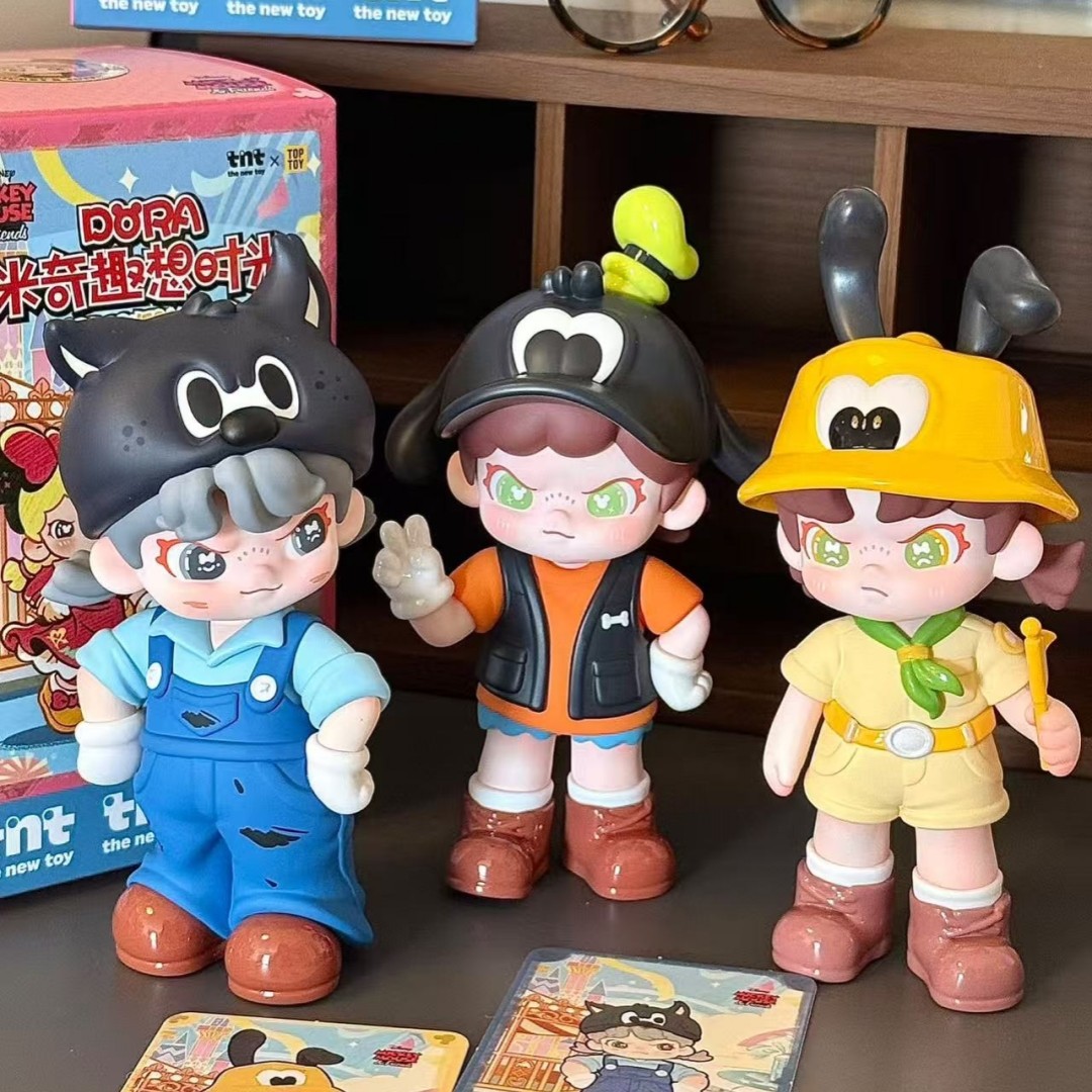 TNTSPCAE DORA Loves Mickey Series Blind Box Confirmed Figures Art